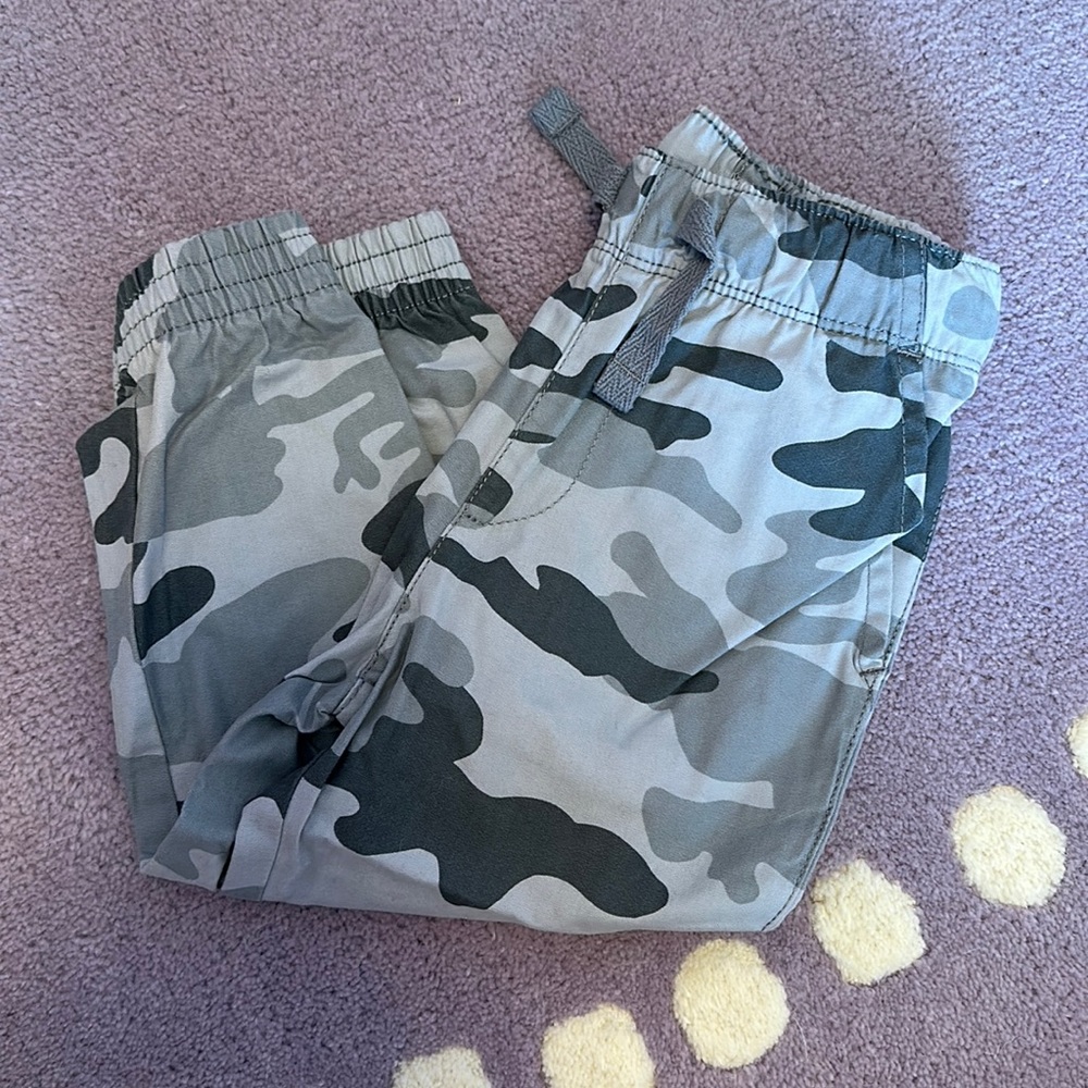 Children’s Place Camo Joggers 2T BNWOT